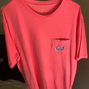 vineyard vines t-shirt